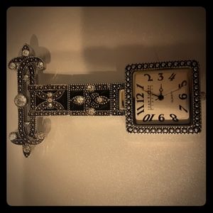 Stunning joan Rivers brooch watch